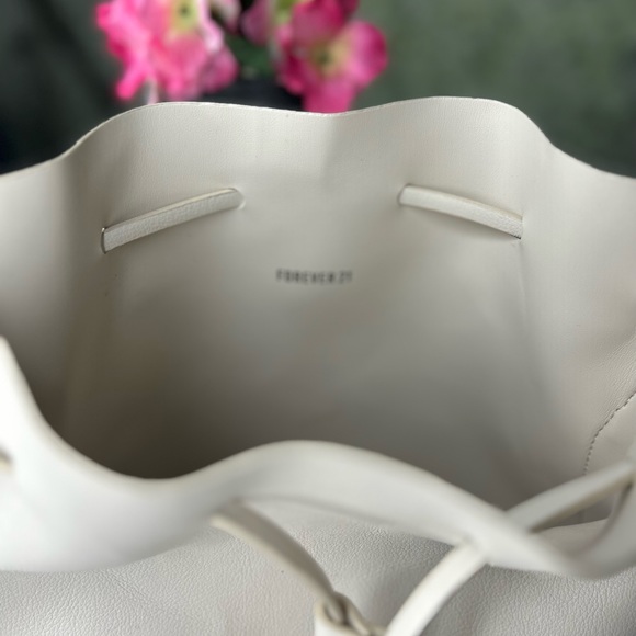 Forever 21 Cream Bucket Crossbody Bag - Picture 8 of 10